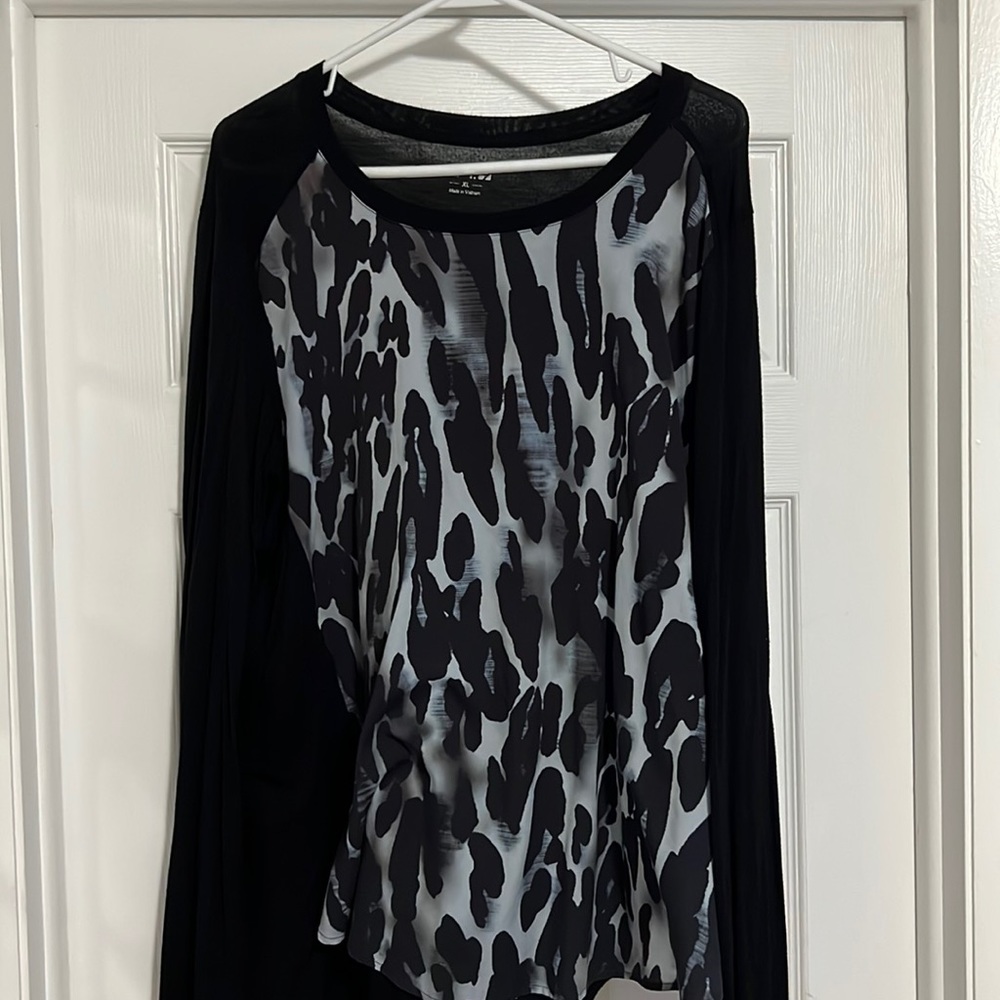 Women’s extra large apt 9 long sleeve Shirt